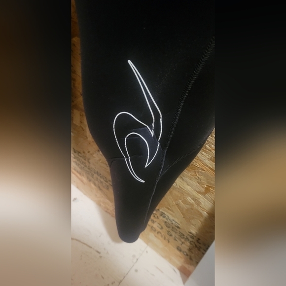 Nwot  Ripcurl mens XL wetsuit - Picture 7 of 10